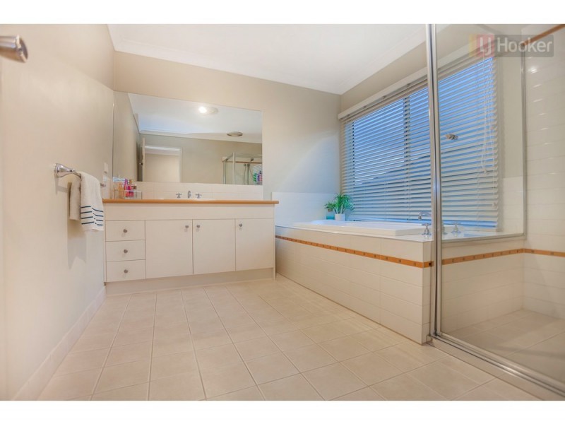 15 Parkside Rise, Craigieburn VIC 3064