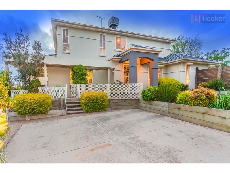 15 Parkside Rise, Craigieburn VIC 3064