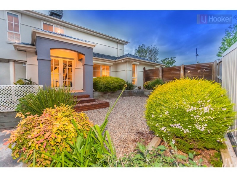 15 Parkside Rise, Craigieburn VIC 3064