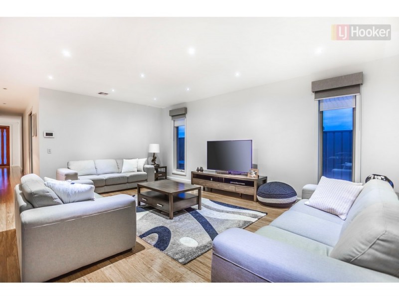 24 Champion Parade, Craigieburn VIC 3064