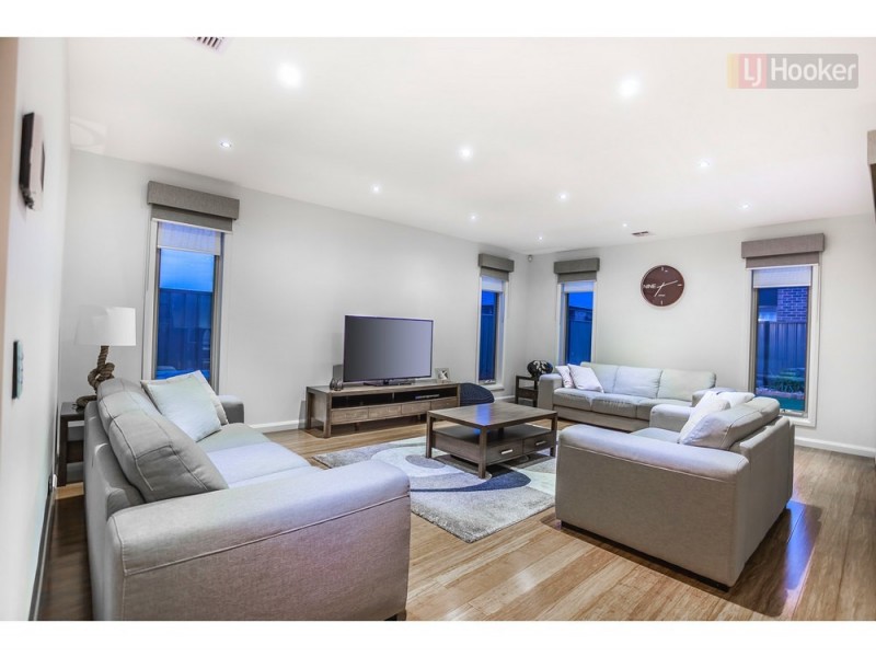 24 Champion Parade, Craigieburn VIC 3064