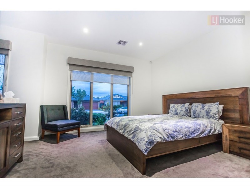 24 Champion Parade, Craigieburn VIC 3064