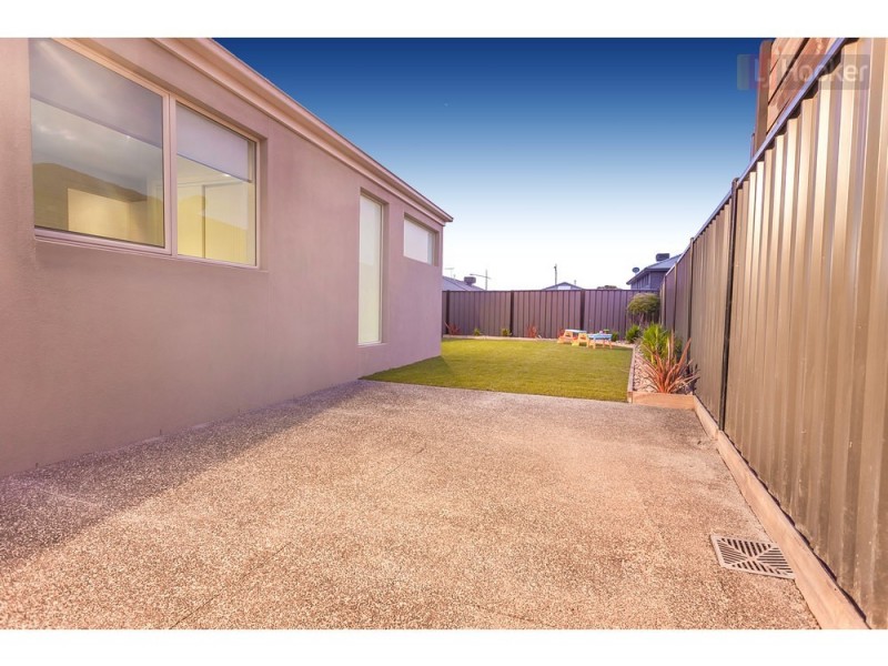 24 Champion Parade, Craigieburn VIC 3064