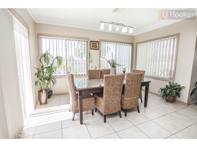 2 Colchester Circuit, Roxburgh Park VIC 3064