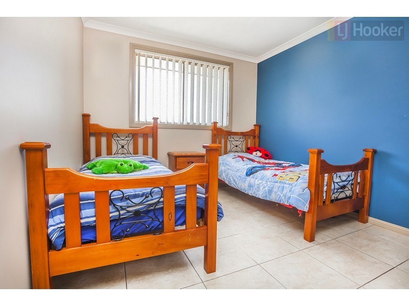 2 Colchester Circuit, Roxburgh Park VIC 3064