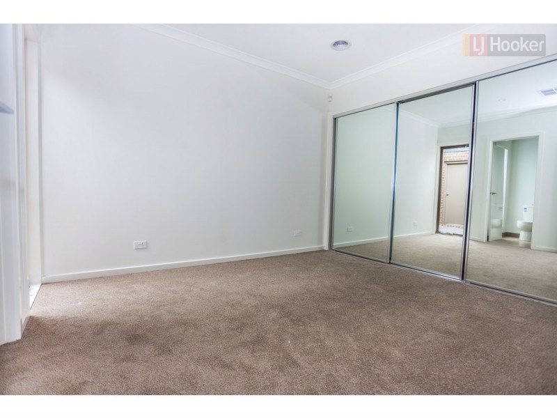 5 Degraves Street, Mickleham VIC 3064