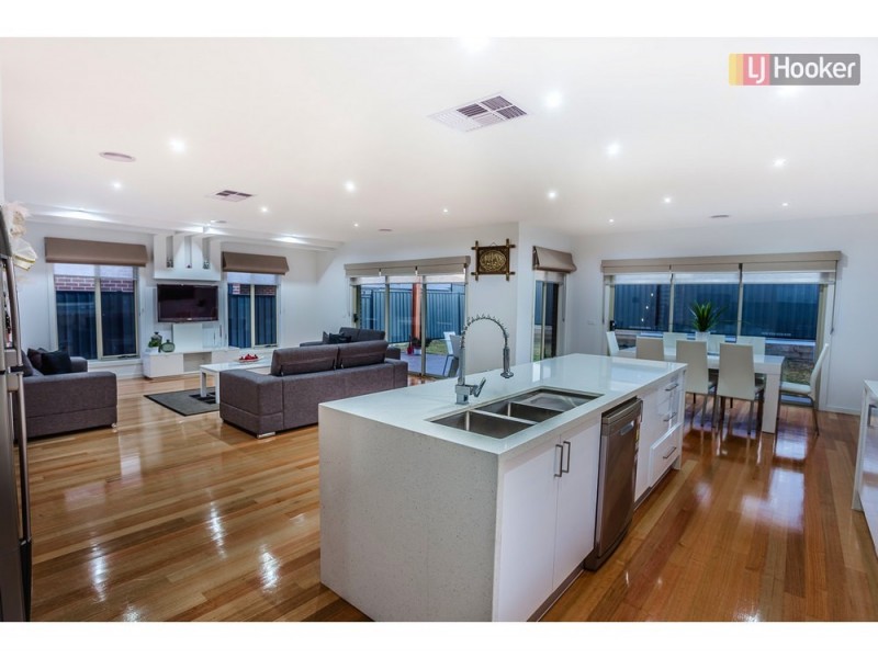 12 Brentwick Drive, Craigieburn VIC 3064