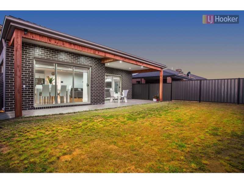 12 Brentwick Drive, Craigieburn VIC 3064