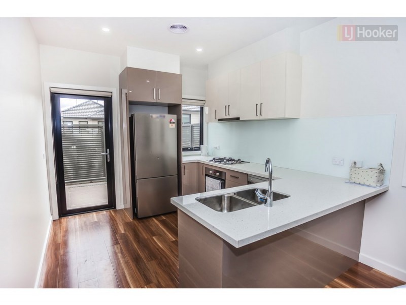 26 Faith Grange, Craigieburn VIC 3064