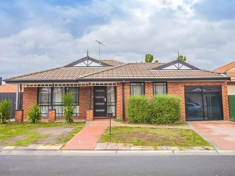 6 Wintle Close, Roxburgh Park VIC 3064