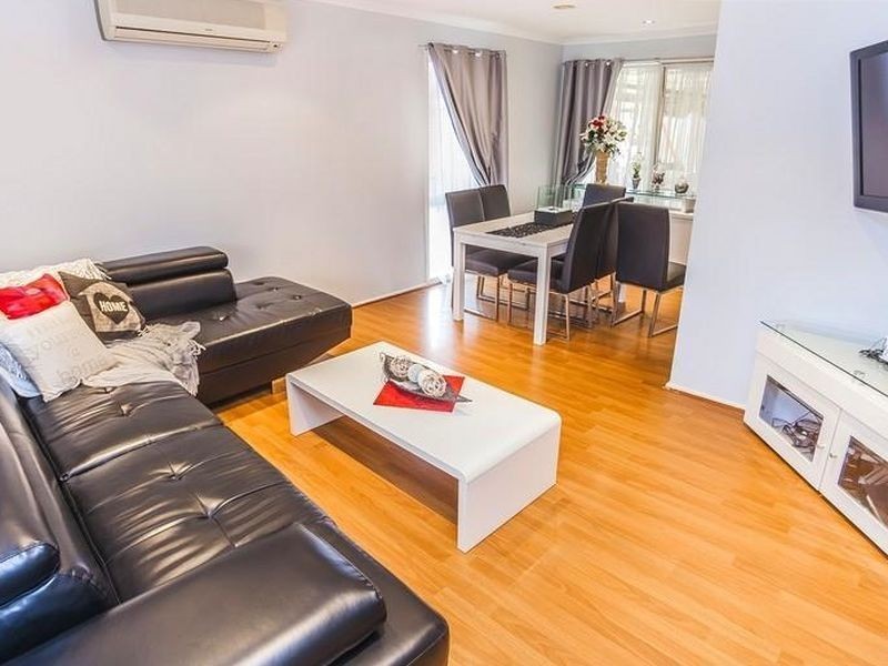 6 Wintle Close, Roxburgh Park VIC 3064