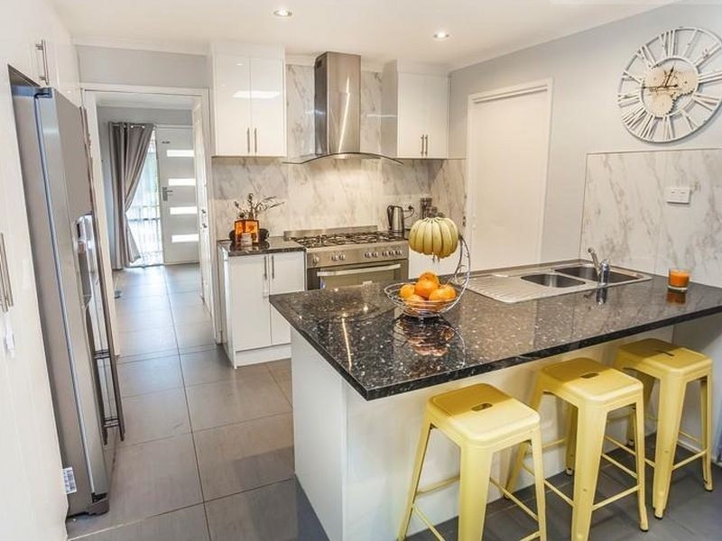 6 Wintle Close, Roxburgh Park VIC 3064