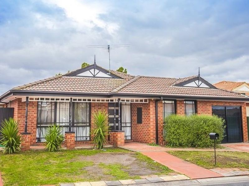 6 Wintle Close, Roxburgh Park VIC 3064