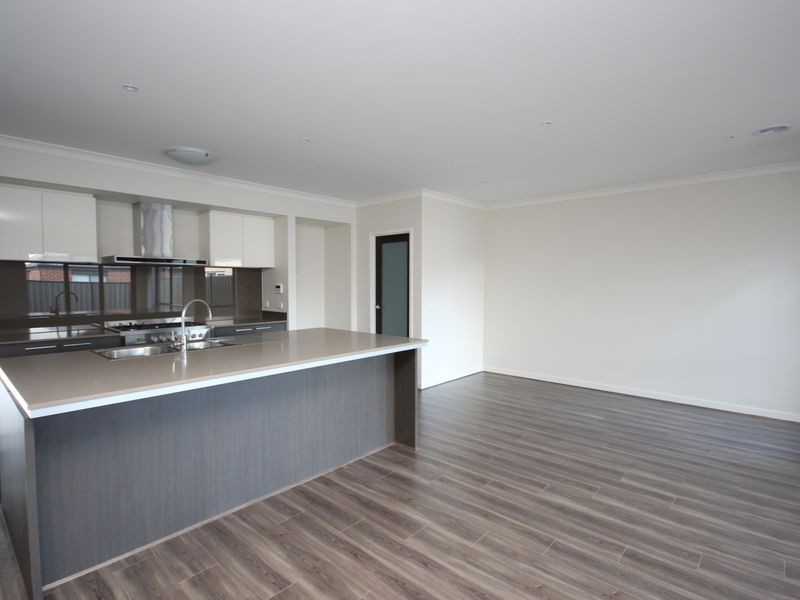 38 Bluebell Drive, Craigieburn VIC 3064