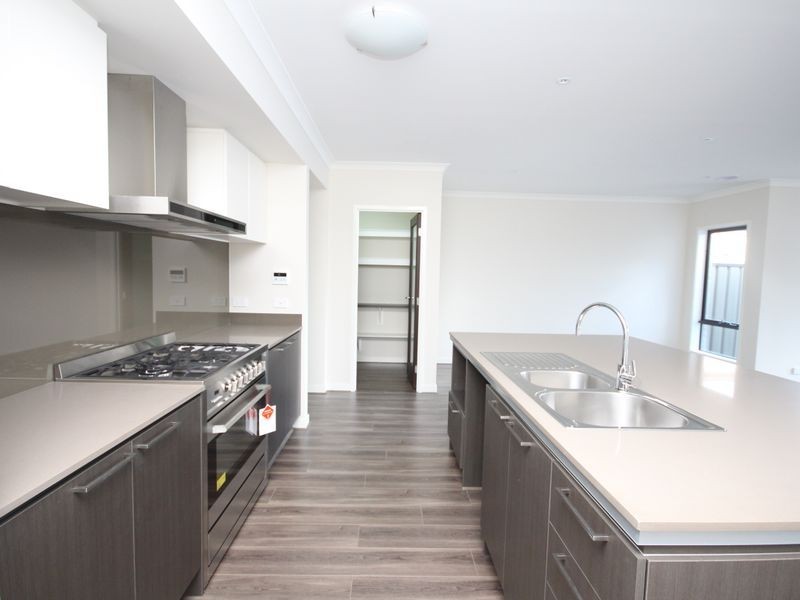 38 Bluebell Drive, Craigieburn VIC 3064