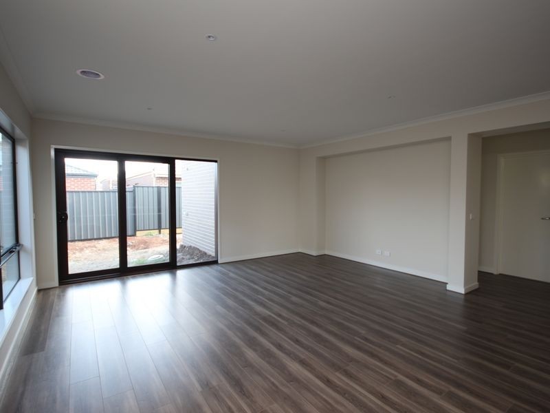 38 Bluebell Drive, Craigieburn VIC 3064