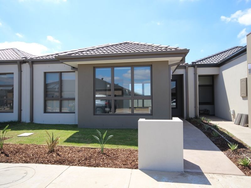 7 Sandwood Place, Craigieburn VIC 3064