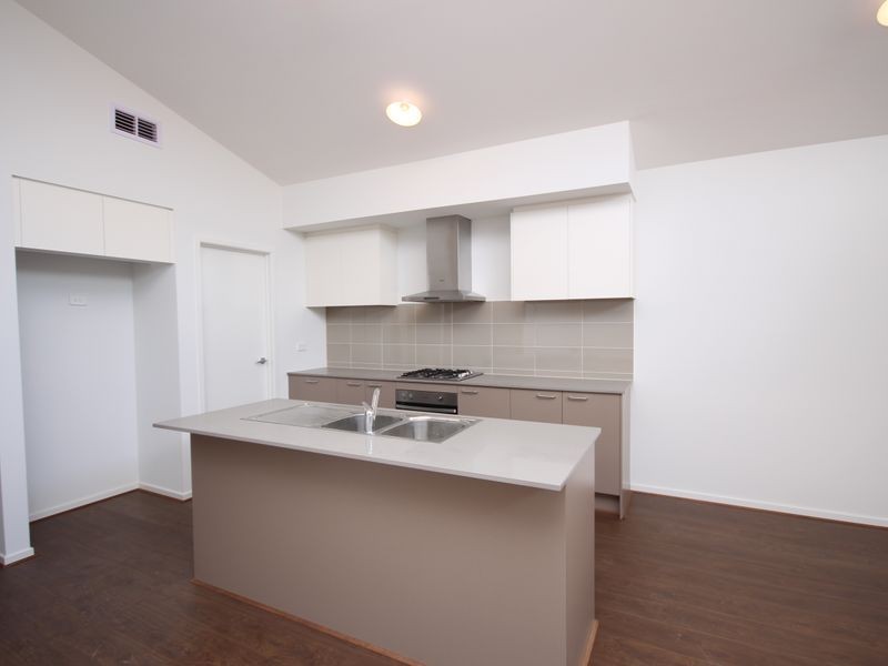 7 Sandwood Place, Craigieburn VIC 3064