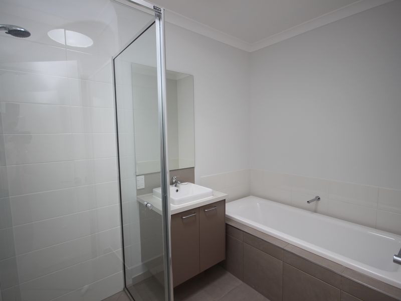 7 Sandwood Place, Craigieburn VIC 3064