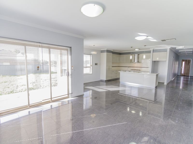 21 Bottlebrush Rd, Craigieburn VIC 3064