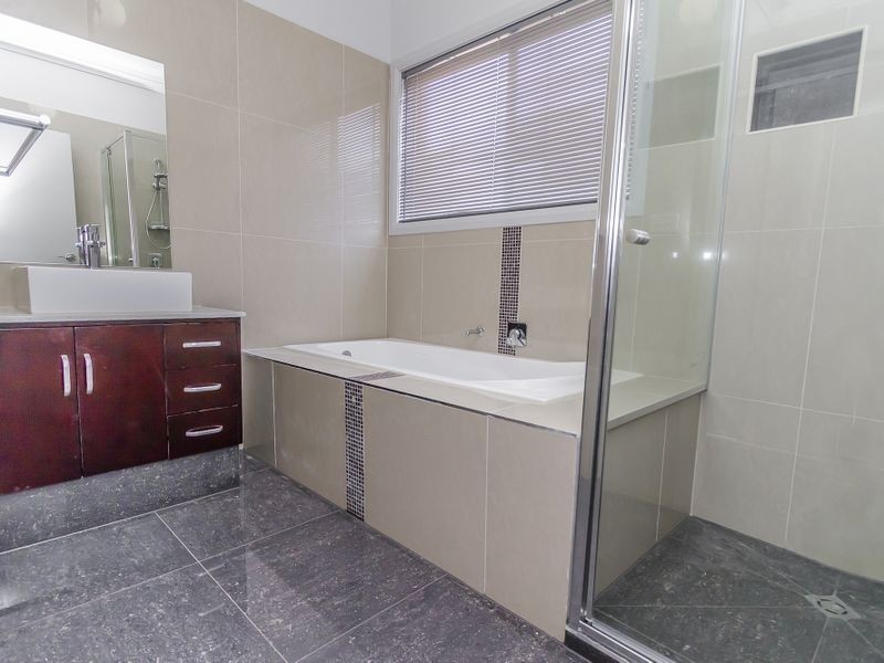 21 Bottlebrush Rd, Craigieburn VIC 3064