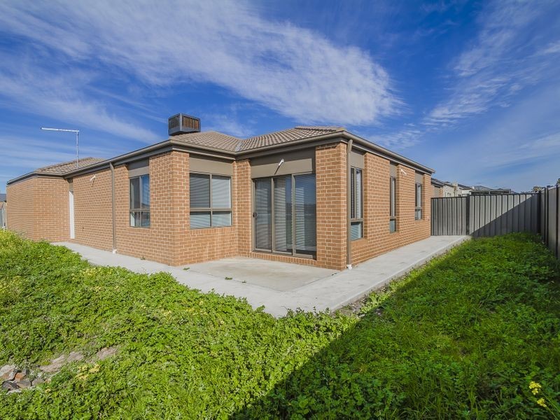 21 Bottlebrush Rd, Craigieburn VIC 3064