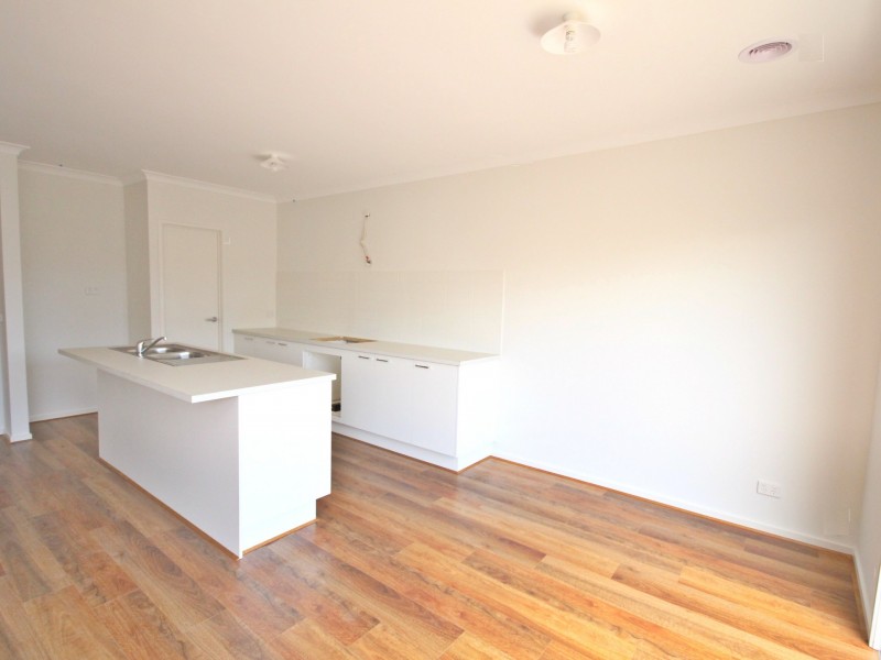 32 Fortitude Drive, Craigieburn VIC 3064