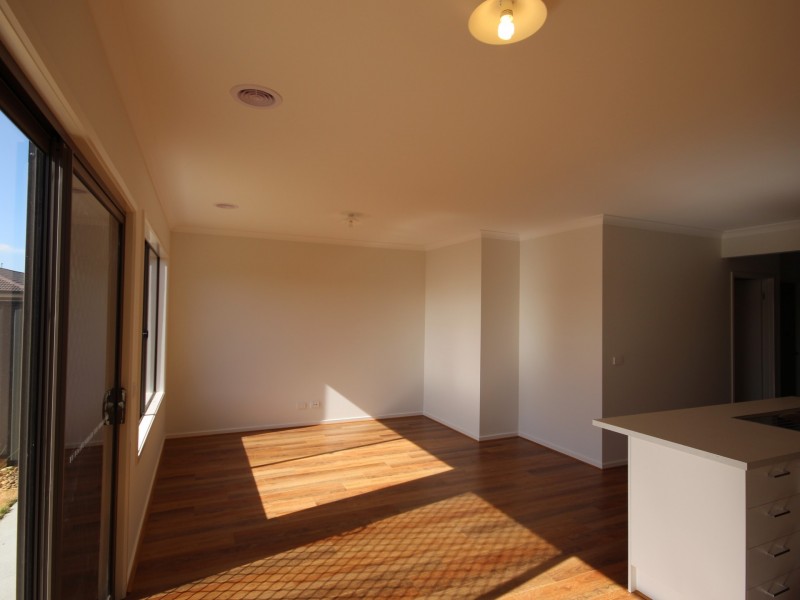 32 Fortitude Drive, Craigieburn VIC 3064