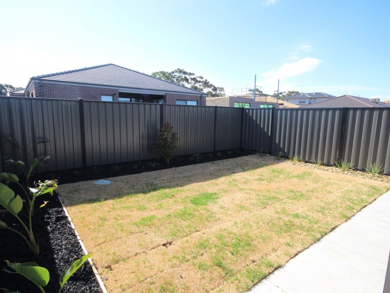 32 Fortitude Drive, Craigieburn VIC 3064