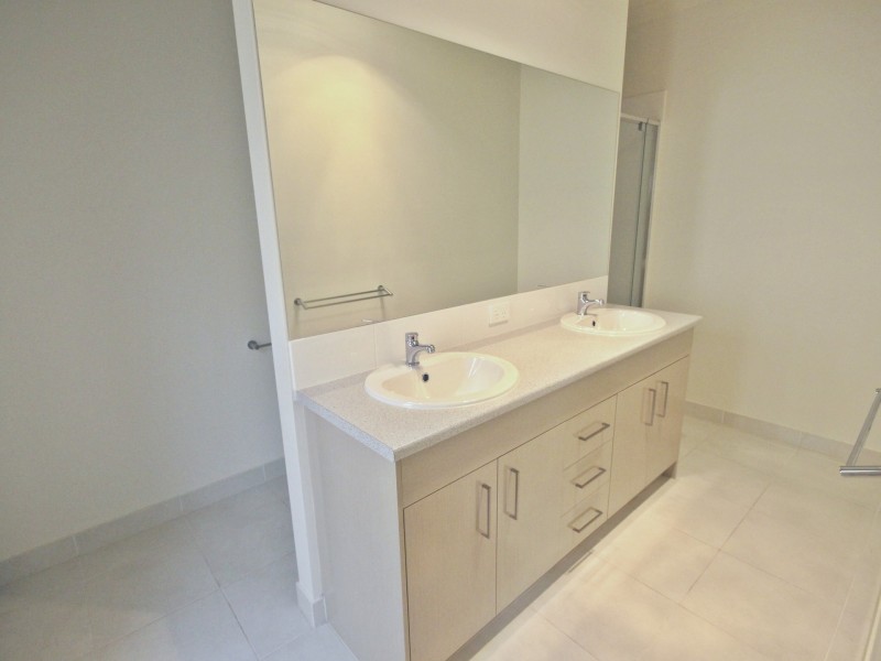 49 Gateshead Street, Craigieburn VIC 3064