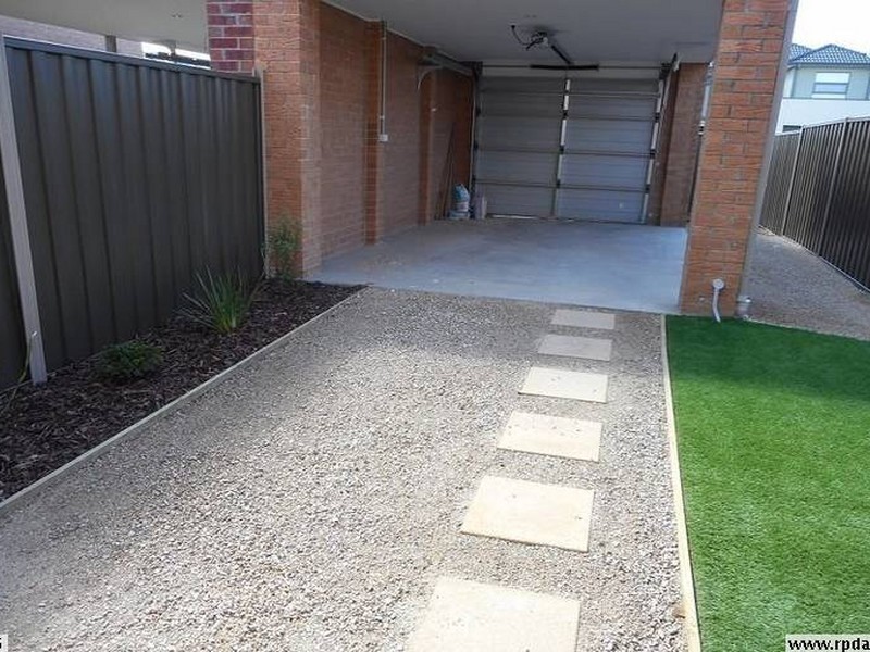 14 Little Windrock Lane, Craigieburn VIC 3064