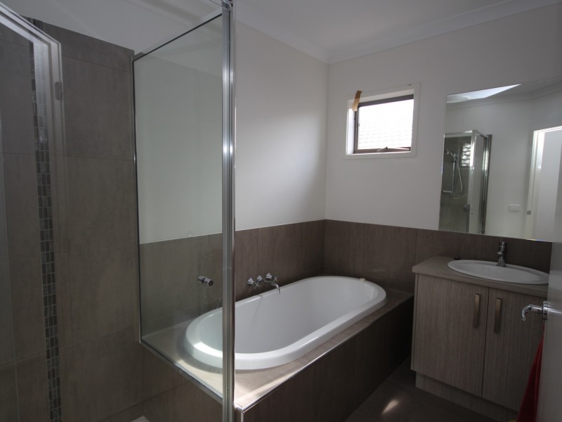 7 Euphoria Street, Craigieburn VIC 3064