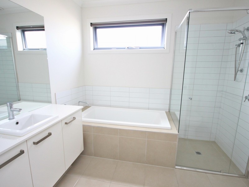 60 Bayano Way, Craigieburn VIC 3064