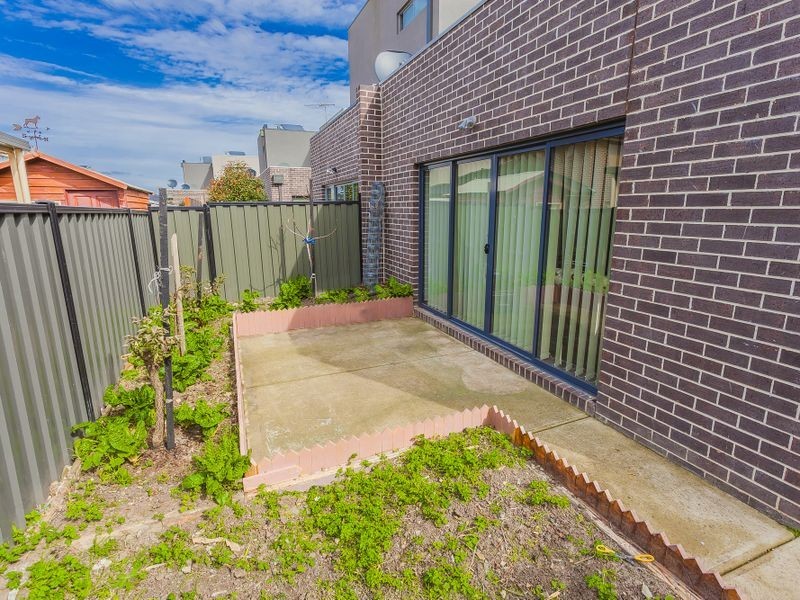Unit 6/5 Korab Place, Roxburgh Park VIC 3064