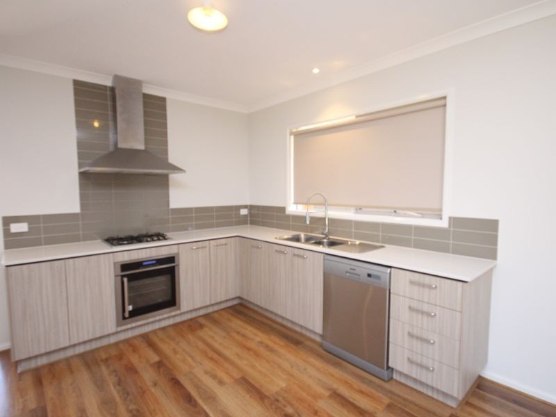 5 Versant Drive, Craigieburn VIC 3064