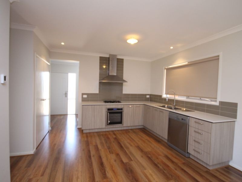 5 Versant Drive, Craigieburn VIC 3064