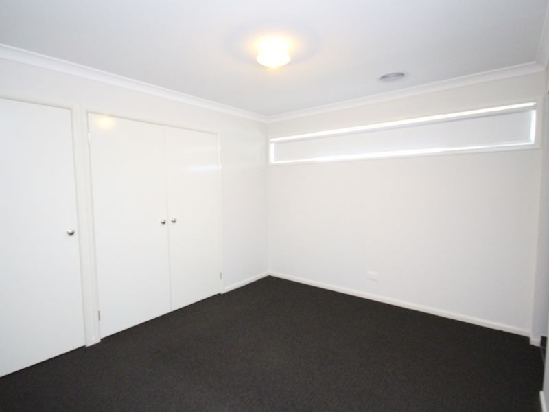 5 Versant Drive, Craigieburn VIC 3064