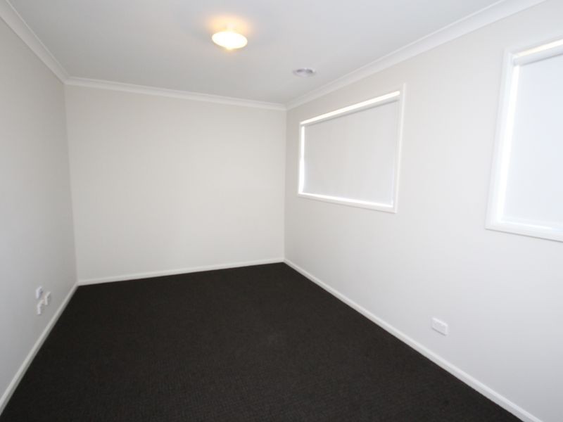 5 Versant Drive, Craigieburn VIC 3064