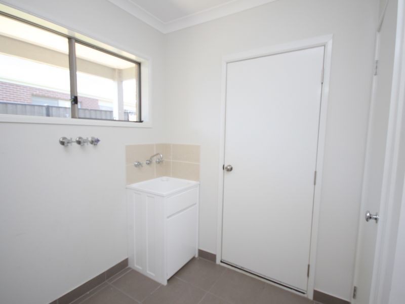 5 Versant Drive, Craigieburn VIC 3064