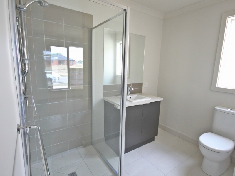 7 Bedgebury St, Mickleham VIC 3064
