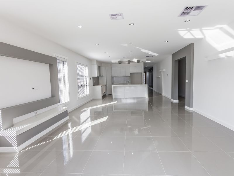 9 Massei Close, Roxburgh Park VIC 3064