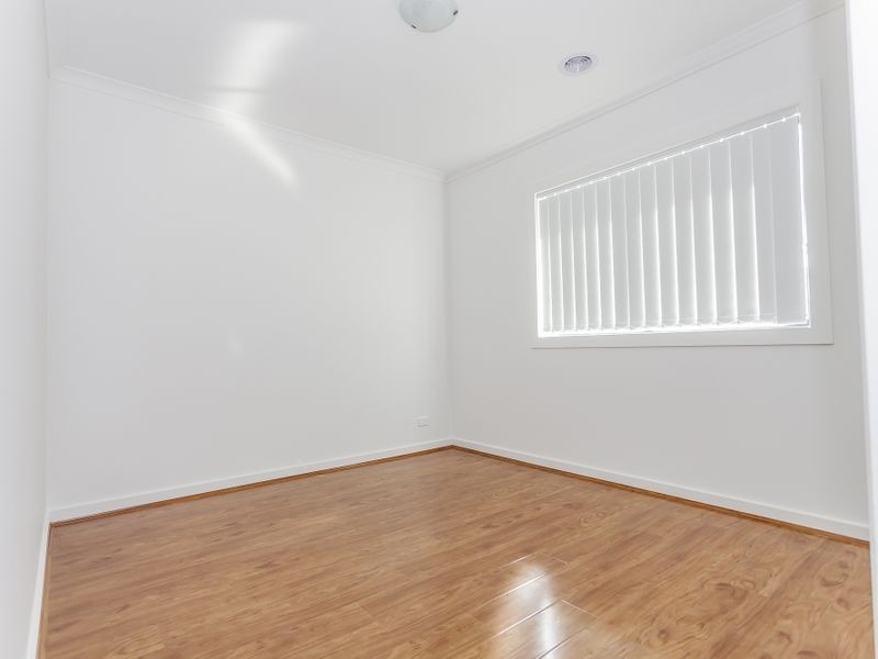 9 Massei Close, Roxburgh Park VIC 3064