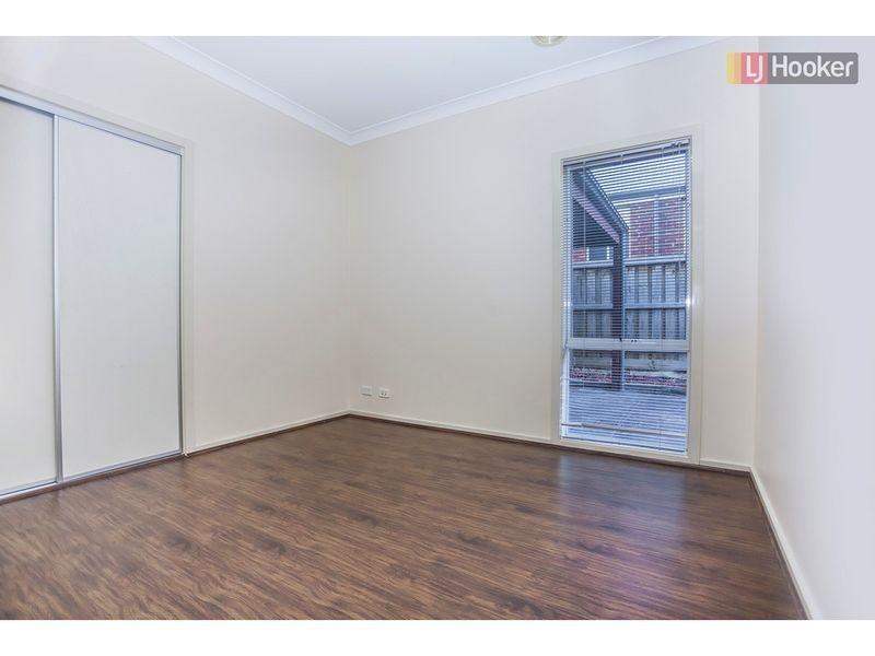 4 Peasholm Corner, Craigieburn VIC 3064