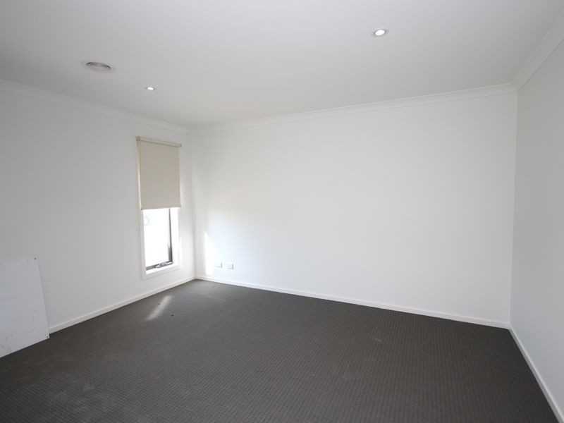 25 Bluebell Drive, Craigieburn VIC 3064