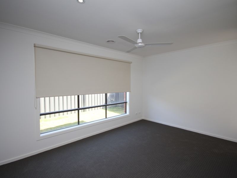 25 Bluebell Drive, Craigieburn VIC 3064