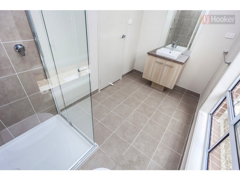 45 Mountleigh Circuit, Craigieburn VIC 3064