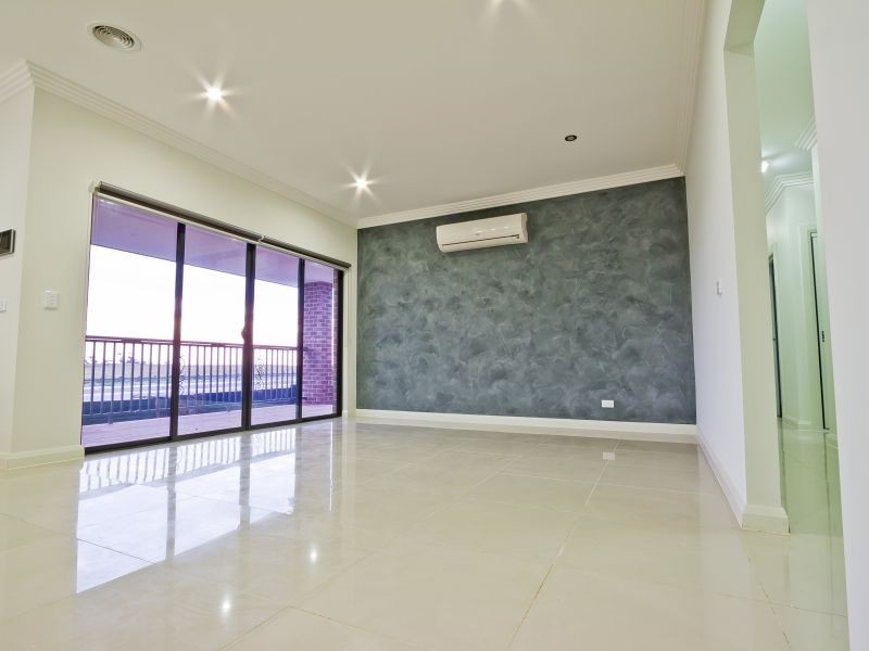 39 Woodside way, Roxburgh Park VIC 3064