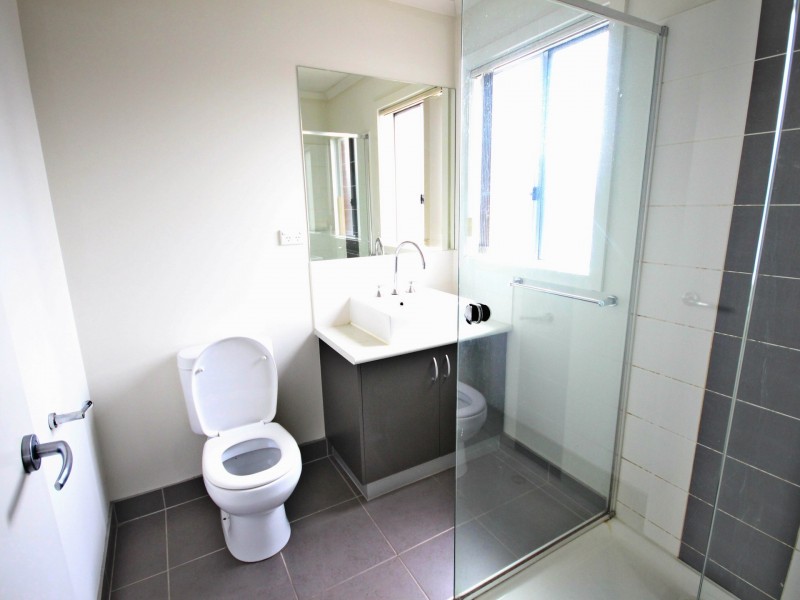 2 Korab Place, Roxburgh Park VIC 3064