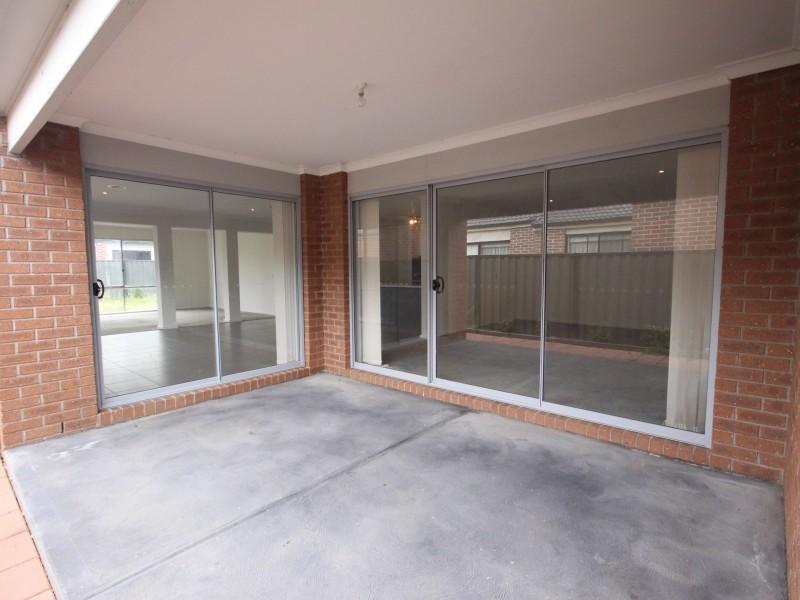 2 Korab Place, Roxburgh Park VIC 3064