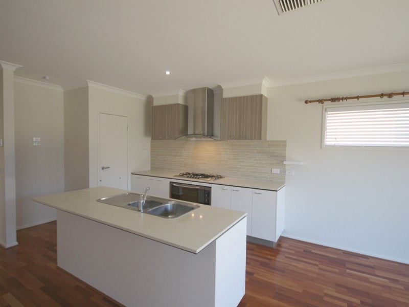 13 Scotney Road, Craigieburn VIC 3064